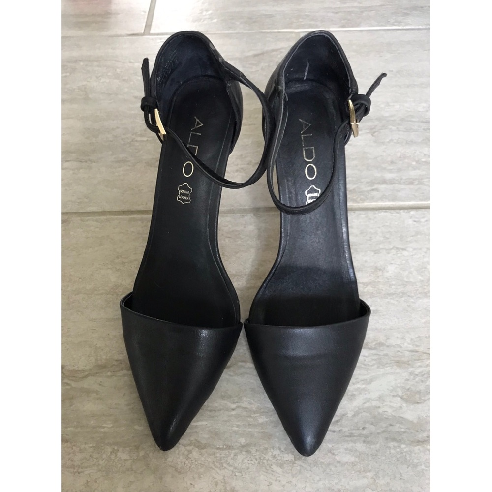 Black Aldo pumps. Size 6.5